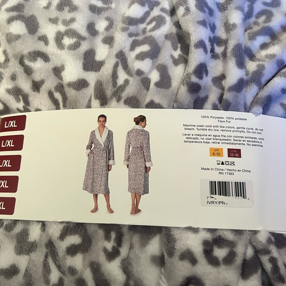 Anne Klein Gray Leopard Print Robe